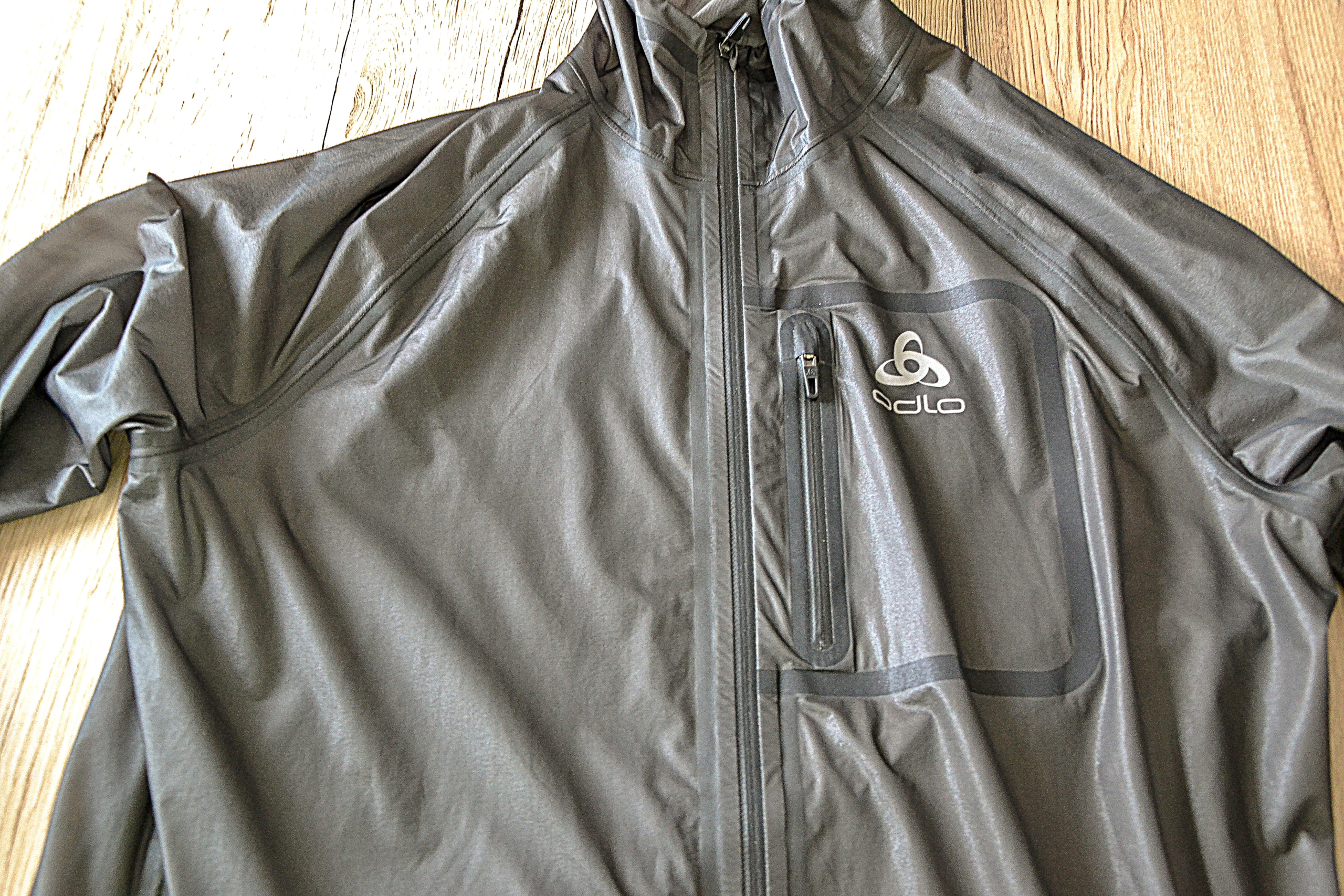 Veste imperméable pour le sport trail running ODLO jacket zeroweight  waterproof pour FEMME
